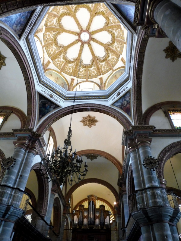 La cathédrale-Le transept