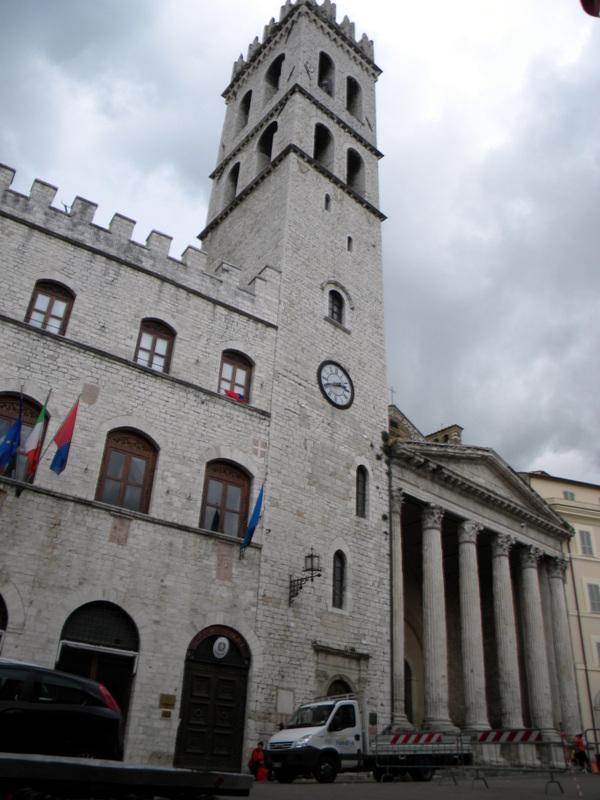 Toscane, Assise