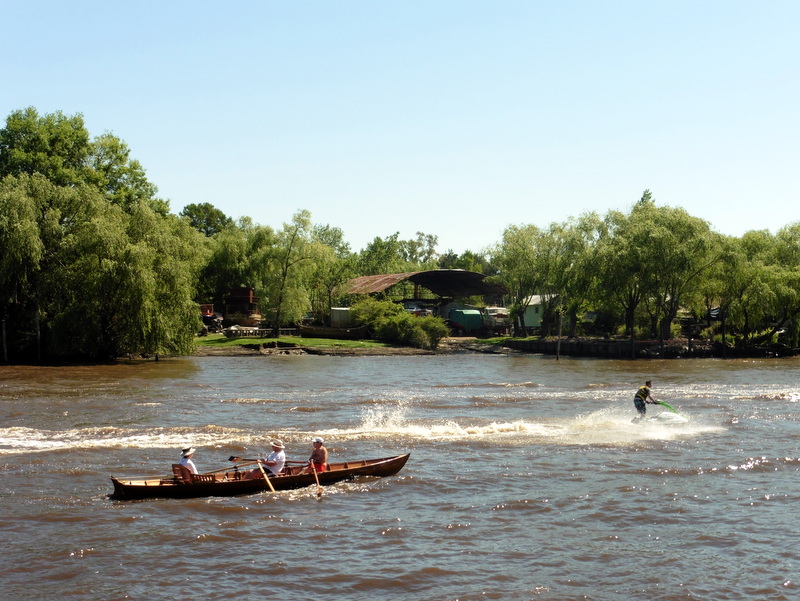 Sports d'eau sur le rio