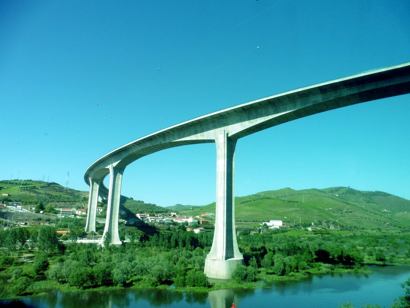 Viaduc sur la route de Fatima