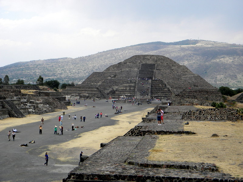 La pyramide de la Lune