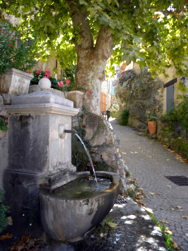 Tourtour, fontaine