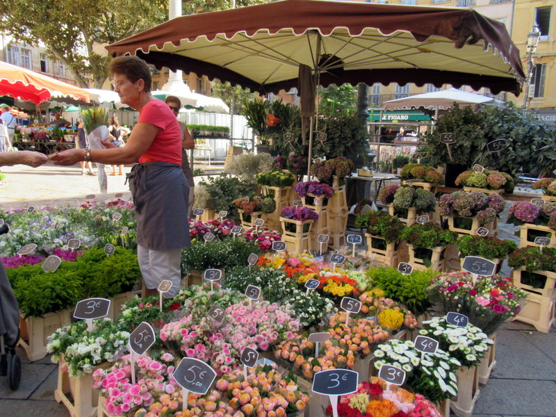 Aix-en-Provence, place de l'Hôtel de Ville, marché aux fleurs