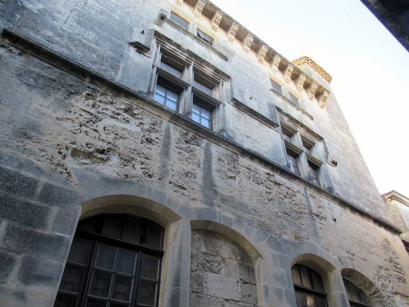 Les Baux de Provence, façade Renaissance, fenêtre à meneaux