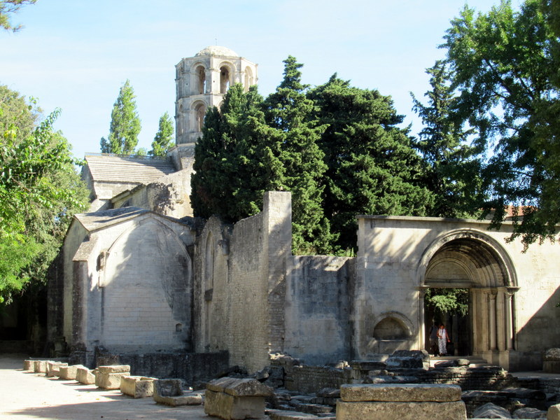 Arles, les Alyscamps, Église Saint-Honorat
